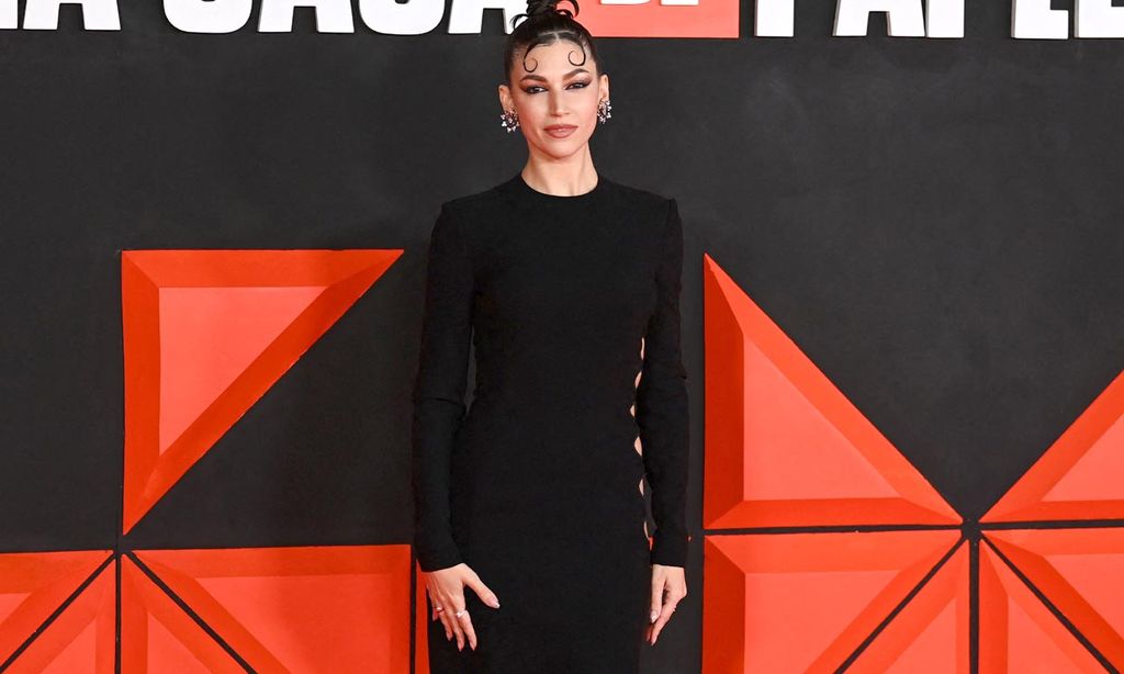 Úrsula Corberó estrena un vestido con sorpresa para despedir a Tokio: de sobria a supersensual