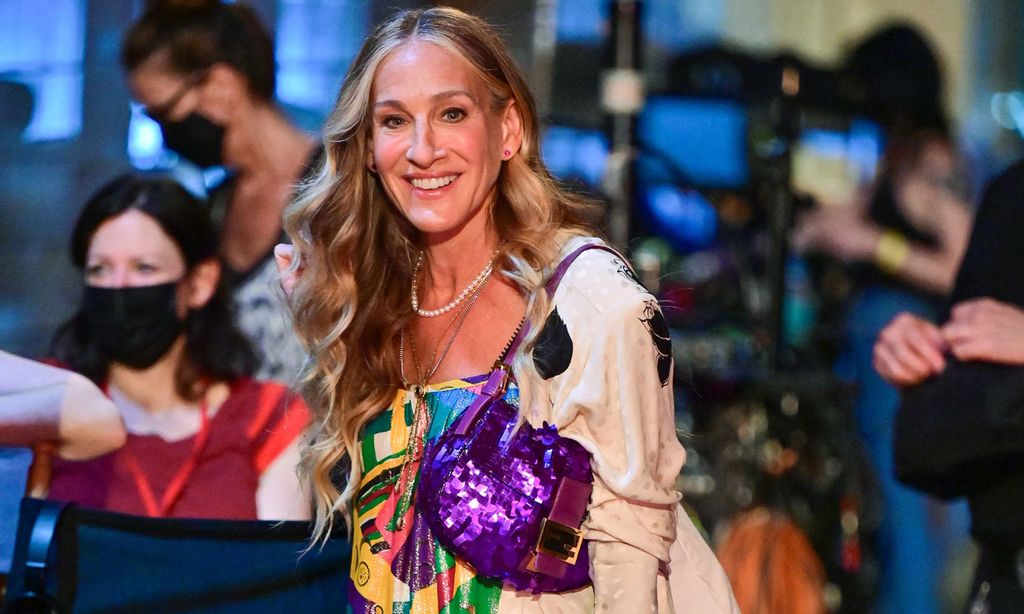 Sarah Jessica Parker rescata el bolso de lentejuelas que la convirtió en 'influencer' hace 20 años