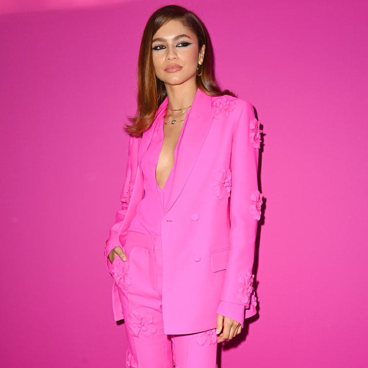 Sigue los pasos de Zendaya y otras chicas de moda con estos looks fucsias de Zara