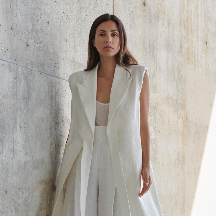 La nueva línea 'premium' de Inditex conquista a Sassa de Osma con este traje de lino