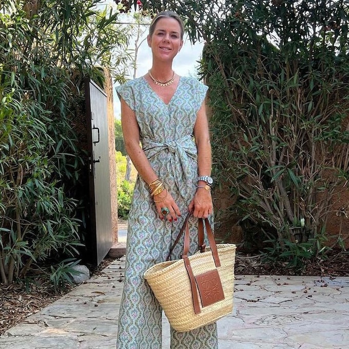 Bañadores de Zara, looks estampados y bolsos exclusivos: la maleta de verano de Amelia