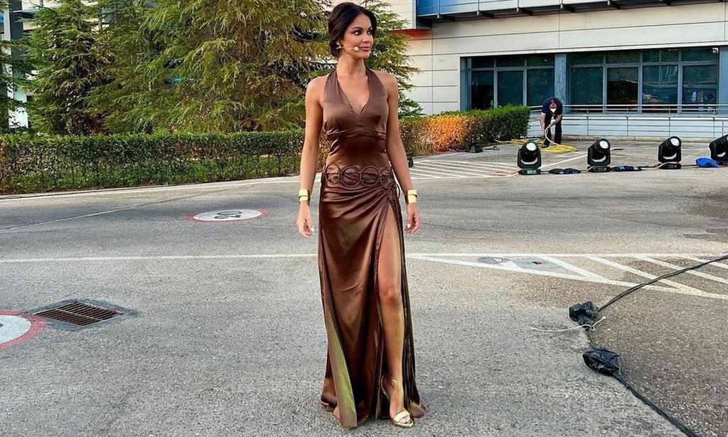 Lara Álvarez y su espectacular vestido de alta costura en la final de Supervivientes 2022