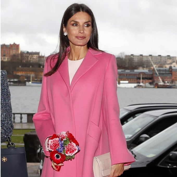 Inspírate en las 'royals' más elegantes para vestir de rosa cuando bajen las temperaturas