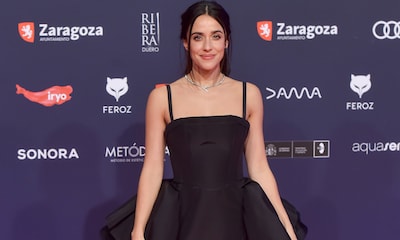 Macarena García, una bailarina roquera con su minivestido de tul en los Premios Feroz