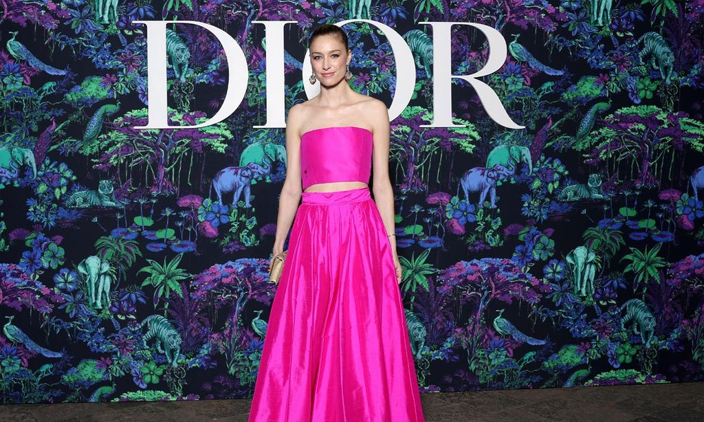 Beatrice Borromeo con su vestido de princesa fucsia y otros invitados de Dior en la India