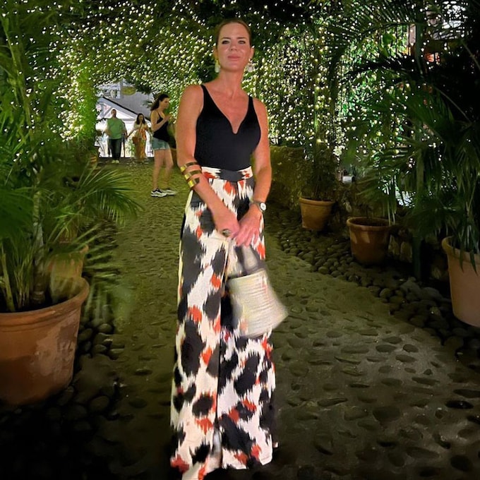 Amelia Bono arrasa en Marbella con cuatro estilismos versátiles y elegantes para las noches de verano