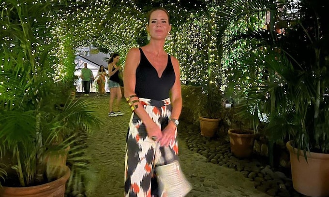Las noches de verano de Amelia Bono en Marbella: firmas españolas y un bolso de miles de euros
