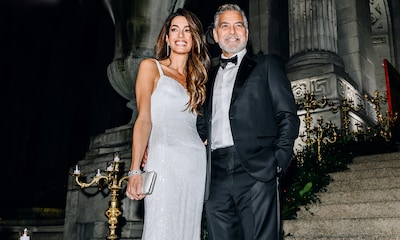 ¡Impresionante! Amal Clooney se baña en cristales con un fascinante vestido de inspiración nupcial