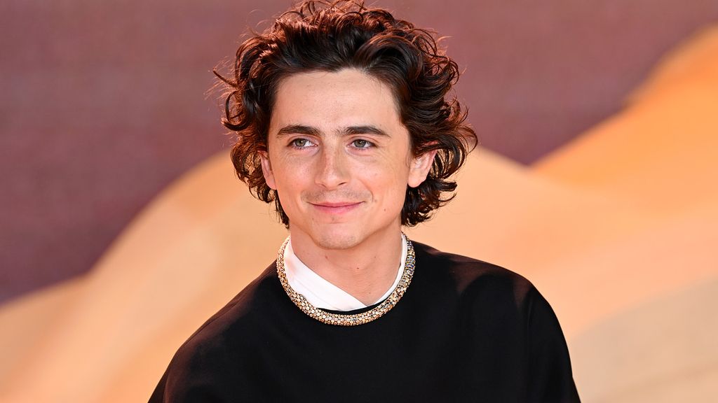 Timothée Chalamet impacta en Londres con un exclusivo collar, una joya inspirada en el universo ‘Dune’