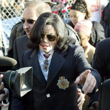 Michael Jackson se declara "inocente" de los nueve cargos de los que se le acusa