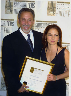 Gloria Estefan anuncia su retirada de los escenarios