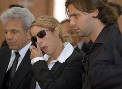 Shakira despidió a su representante arropada por su novio, Antonio de la Rúa