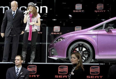 Shakira presenta 'su nuevo coche' en Ginebra