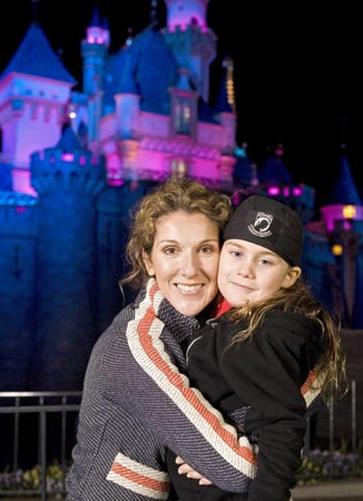 Celine Dion en Disneyland con su gran amor, su hijo René Charles