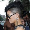 El rompedor cambio de peinado de Rihanna