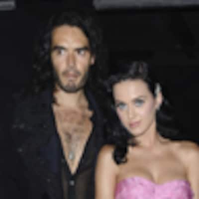 Katy Perry presenta a su nuevo amor, el cómico británico Russell Brand