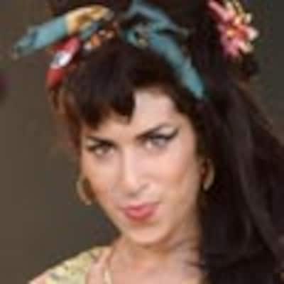 Amy Winehouse renueva su imagen en el quirófano