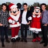 Los Jonas Brothers se adelantan a la Navidad en Disneyland