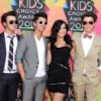 Los Jonas Brothers, unidos en el éxito y el amor: preparan una gira veraniega con Nick de nuevo enamorado