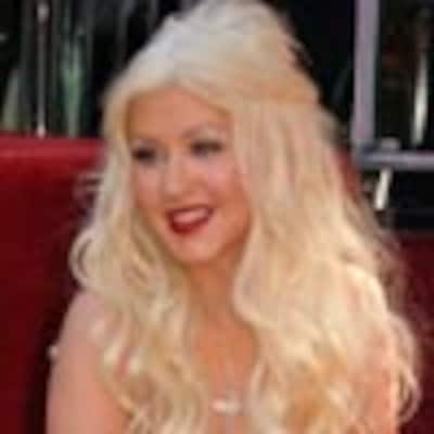 Un día inolvidable para Christina Aguilera: descubre su estrella de la fama y estrena película