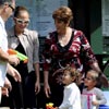 Jennifer López con su madre y sus hijos, tres generaciones de paseo por el parque