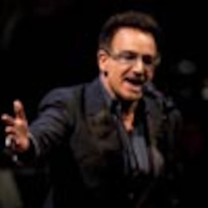 Bono de U2, el músico más rico del mundo gracias a Facebook
