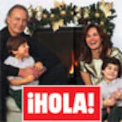 En ¡HOLA!: Bertín, Fabiola y sus hijos nos reciben en su nueva casa por Navidad