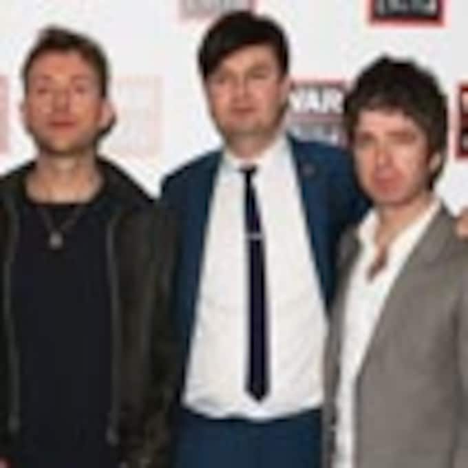Blur y Oasis, el 'brit pop' firma la paz: Noel Gallagher y Damon Albarn olvidan sus rencillas y tocan juntos