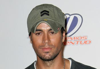 Felicidades al gran artista Enrique Iglesias por su cumpleaños