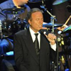 Julio Iglesias ofrece su concierto más especial en Marbella arropado por Miranda y sus hijos