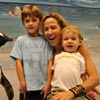 Sheryl Crow se divierte con sus hijos entre pingüinos