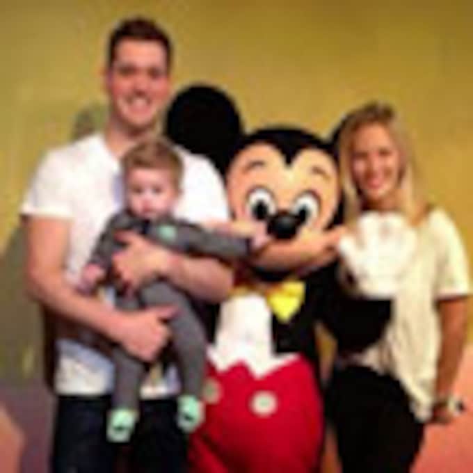 Michael Bublé y Luisana Lopilato le enseñan a 'mini Bublé' la magia de Disney