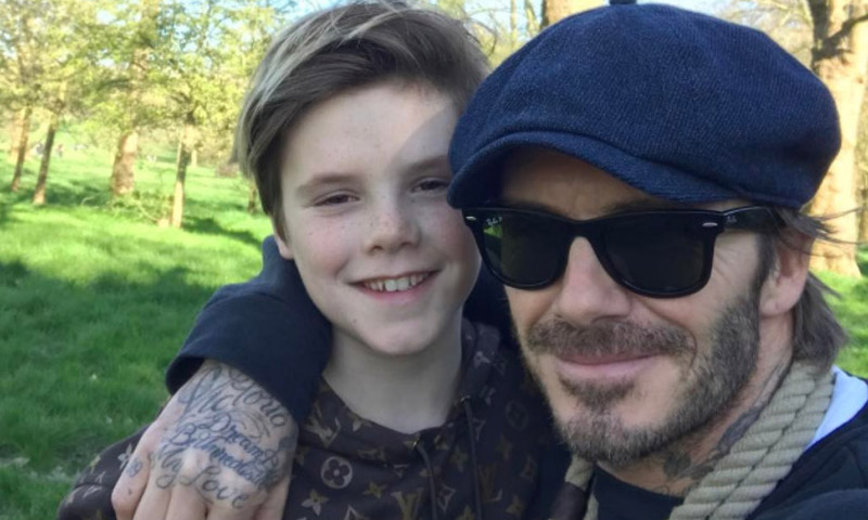 ¡Papá rockero! Así canta David Beckham con su hijo Cruz en un concierto