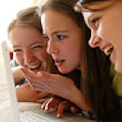 Adolescentes y Facebook: 'Corta' con los peligros de la red