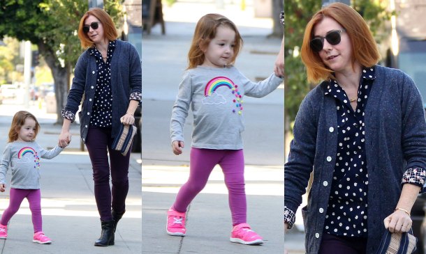 El paseo más 'cool' de Alyson Hannigan y Keeva