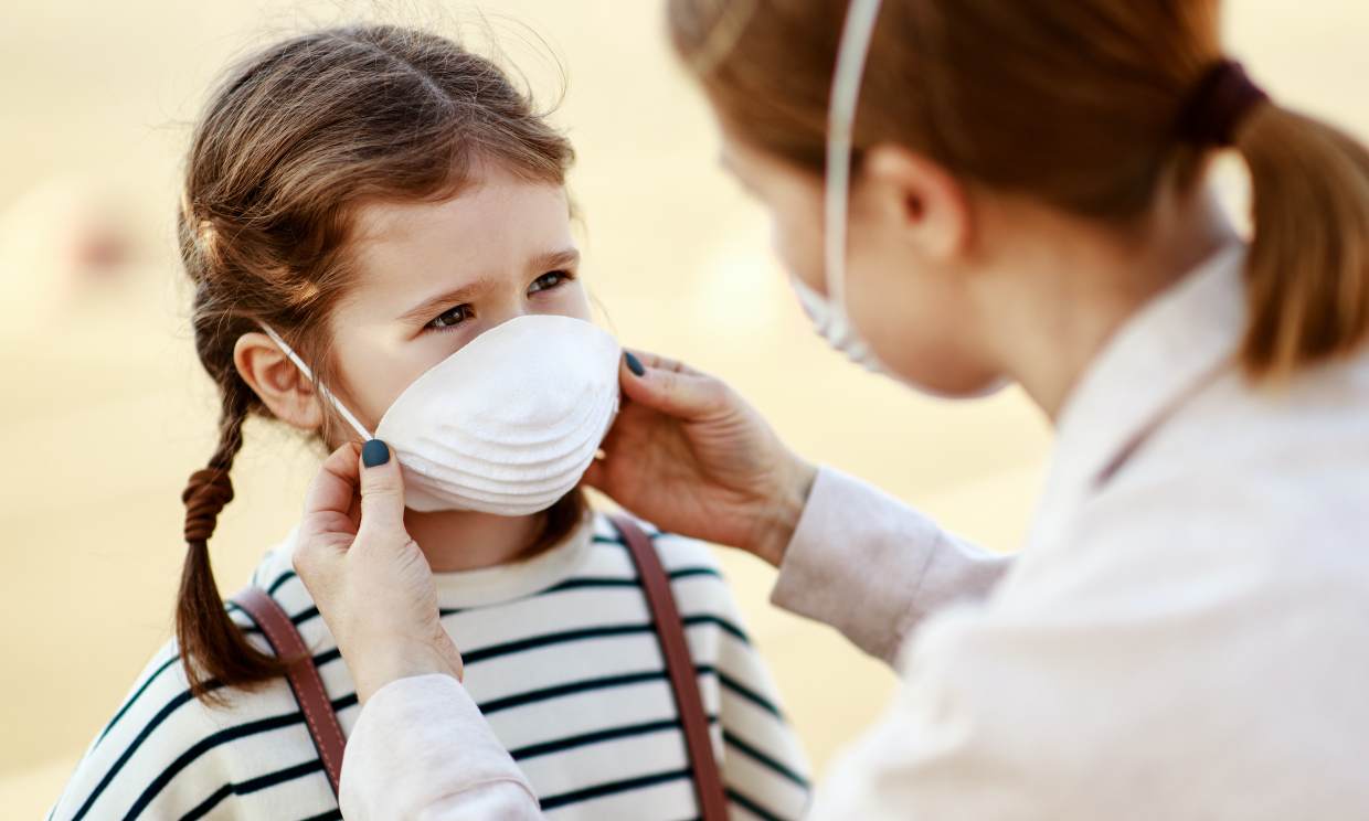 Por qué no debes personalizar las mascarillas para los niños