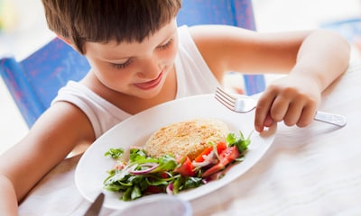 Probióticos, legumbres… 7 consejos para una buena alimentación durante el curso escolar