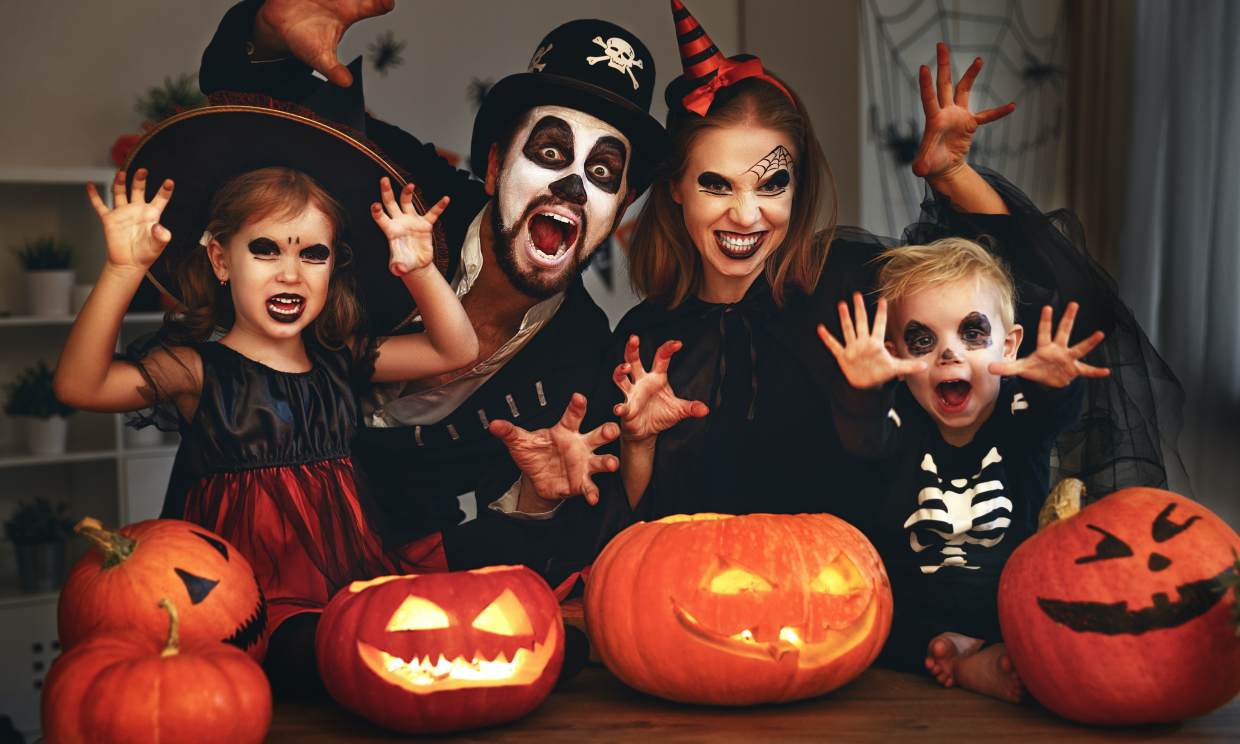 Cómo organizar una fiesta de Halloween terroríficamente divertida y segura
