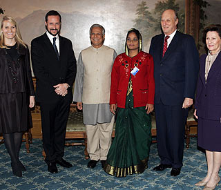 La Familia Real Noruega recibe a los galardonados con el Premio Nobel de la Paz 2006