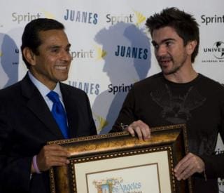 Juanes, premiado por su labor humanitaria en Los Ángeles
