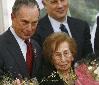 Charlotte Bloomberg, madre del alcalde de Nueva York, cumple 100 años