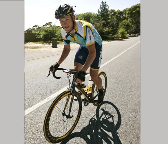 Lance Armstrong se entrena en tierras australianas