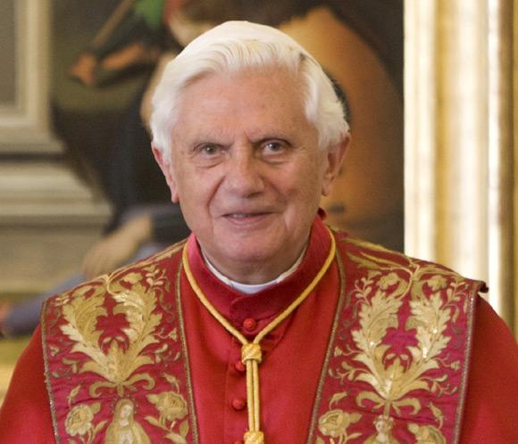 El Papa Benedicto XVI reúne en la Capilla Sixtina a unos 260 artistas
