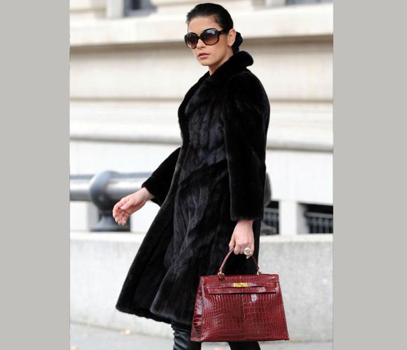 Catherine Zeta-Jones marca estilo en Nueva York