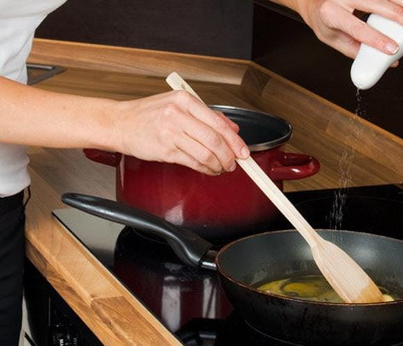 Trucos de cocina: ¿cómo quitar el exceso de sal de un guiso?