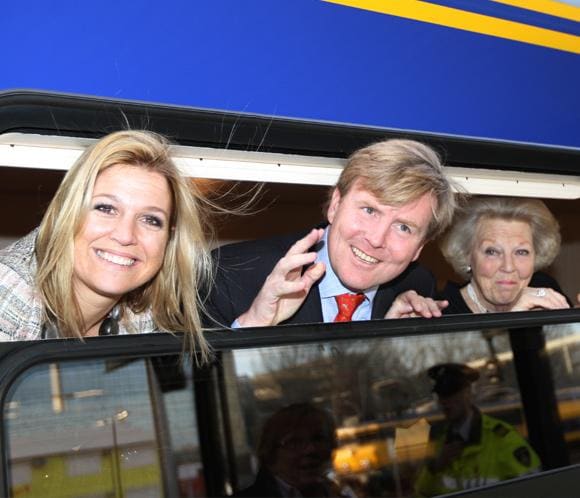 La reina Beatriz y los Príncipes de Orange llegan a las celebraciones del cumpleaños de la reina Margarita en tren