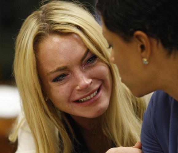 Lindsay Lohan llora a lágrima viva tras ser condenada a 90 días de cárcel