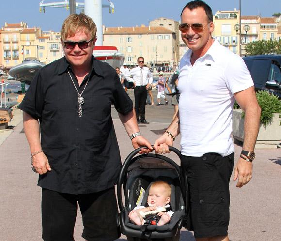 Primeras vacaciones de Elton John y David Furnish con su hijo Zachary