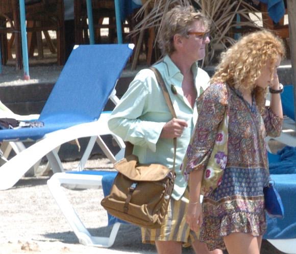 En ¡HOLA!: tras abandonar la clínica, Ernesto de Hannover retoma sus vacaciones en Ibiza junto a Simona