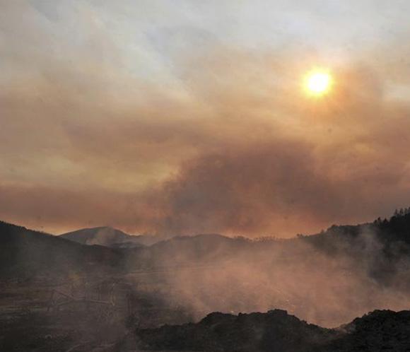 La Generalitat confía en controlar hoy el incendio del Empordà por el buen clima